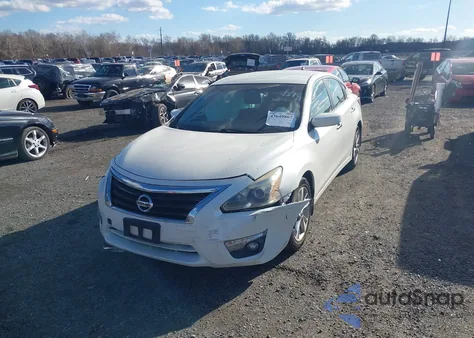 2015 Nissan Altima 2.5 Sv z USA, uszkodzony, nr VIN 1N4AL3AP0FC206893